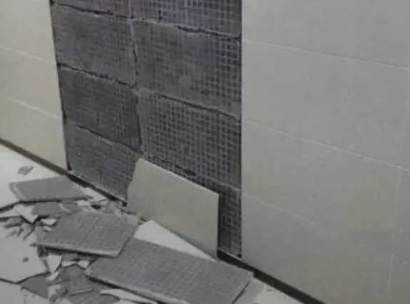 阿鲁科尔瓷砖空鼓维修公司分享下阿鲁科尔墙砖松动维修的知识
